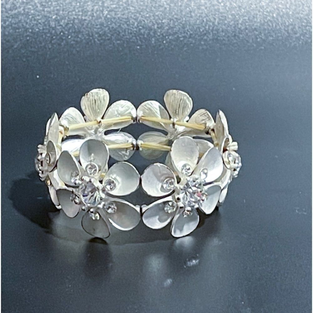 Beautiful Flower & Rhinestone Stretch Bracelet